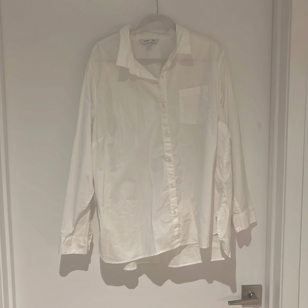 Old Navy button down white shirt